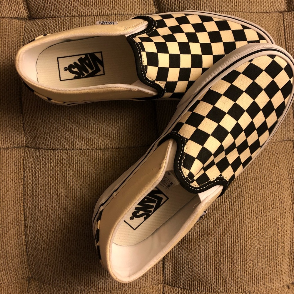 Women’s size 7 checkered vans